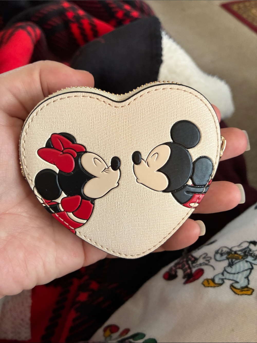 Kate Spade- Heart-Shaped Minnie & Mickey Coin Purse in Cream with keychain loop